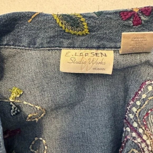 E. Larsen Studio Works Womens 2X Denim Jacket Floral Embroidered Button Up‎ - Picture 9 of 11
